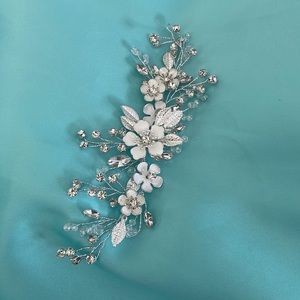 Rhinestone & crystal wedding hairpiece